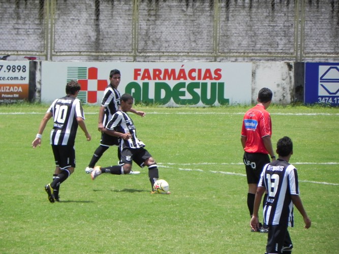 [13-03] Sub-17 vence Pacatuba na raca - 14