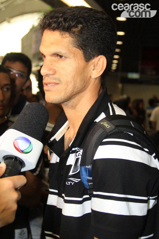 [16-11] Ceará desembarca e torcida comparece - 12