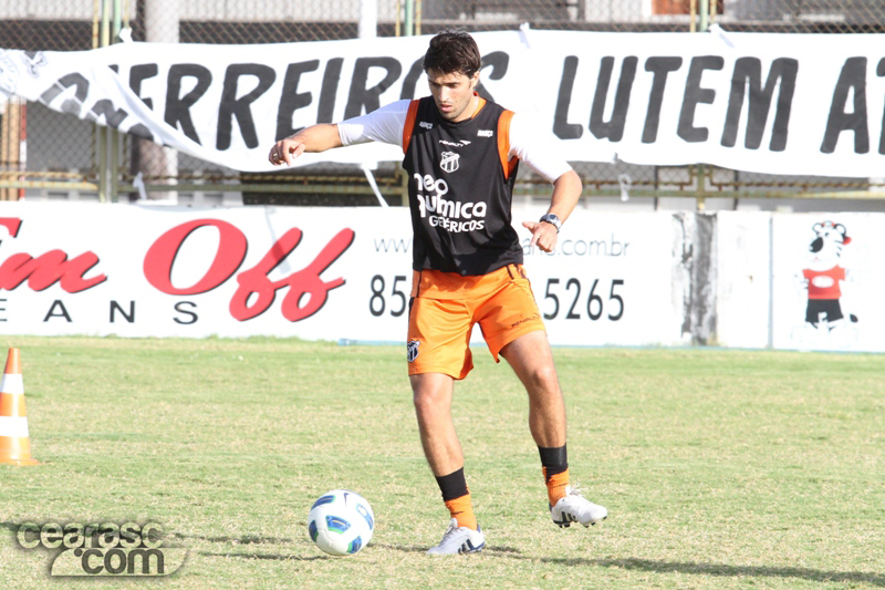 [18-11] Diego Sacomam participa de treino técnico - 5