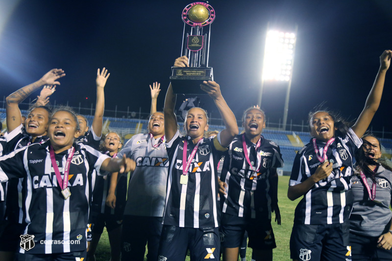 [17-11-2018] Tiradentes 2 x 2 Ceará - Feminino 02 - 37