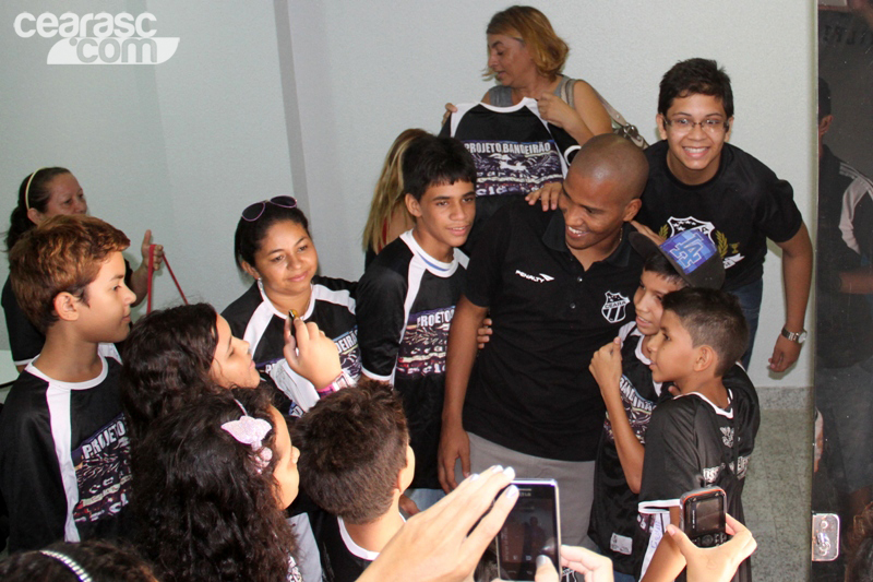 [13-04] Torcedores de Caucaia visitam sede - 21
