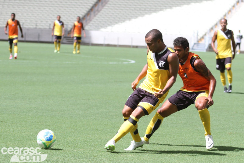 [18-07] Treino coletivo - Castelão - 16
