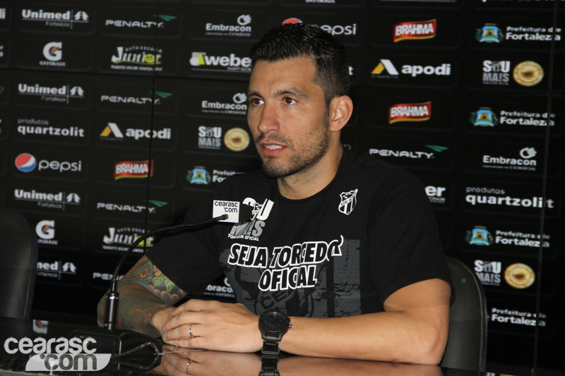 [24-07] Apresentação do goleiro Tiago - 7