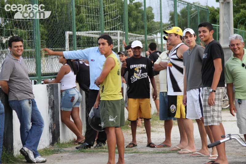 [02-01] Torcedor apoia durante reapresentação - 6