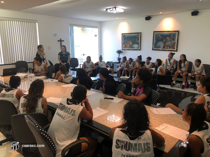 [21-06-2019] Palestra educação financeira futebol feminino - 11