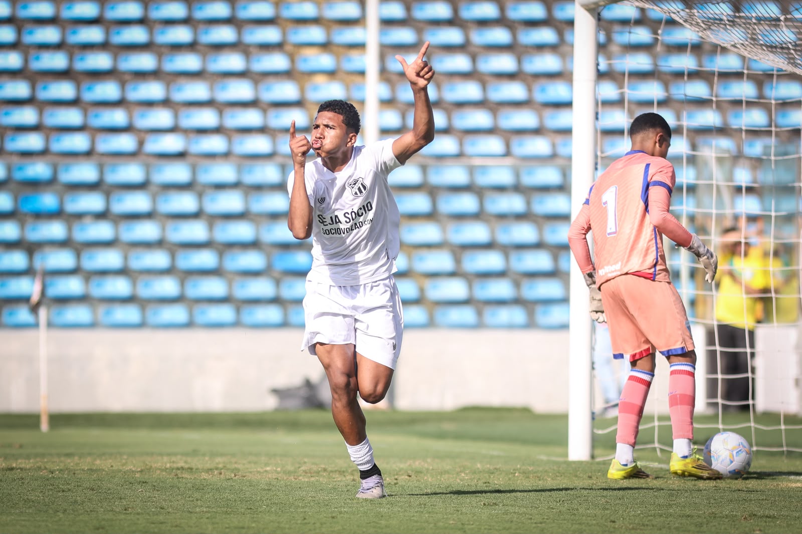 Sub-14: Ceará vence o Fortaleza por 4 a 3 nos pênaltis e conquista a Copa Manjadinho