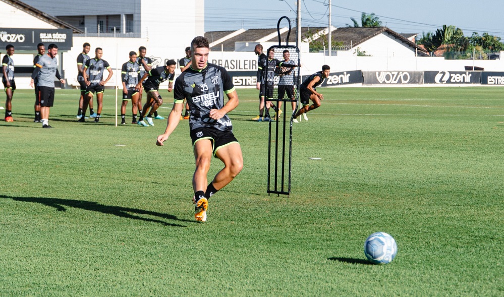 Em Itaitinga, Ceará faz penúltimo treino antes de encarar a Ponte Preta