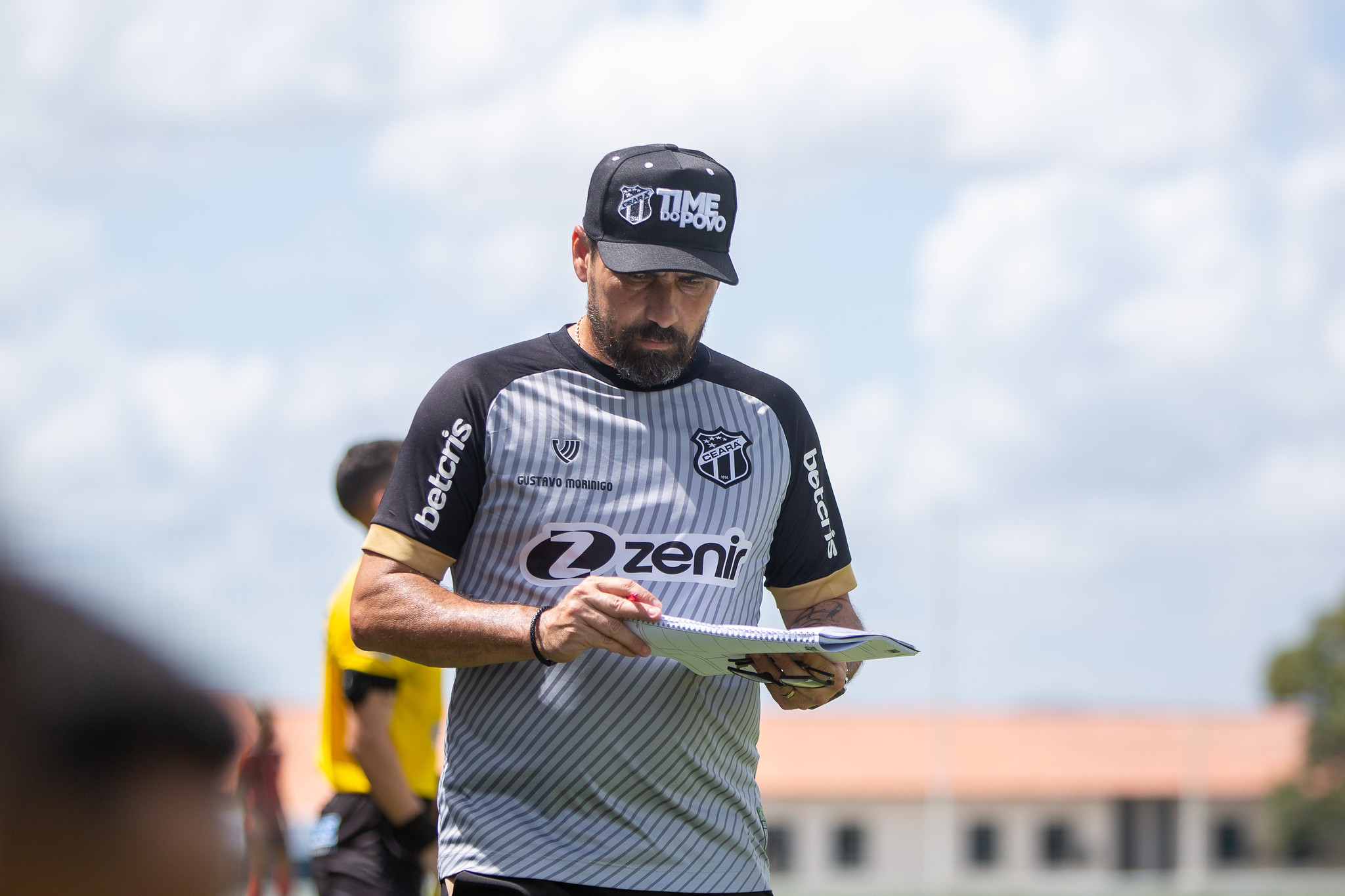 Gustavo Morínigo avalia início de trabalho no Ceará e destaca qualidade e foco do elenco alvinegro
