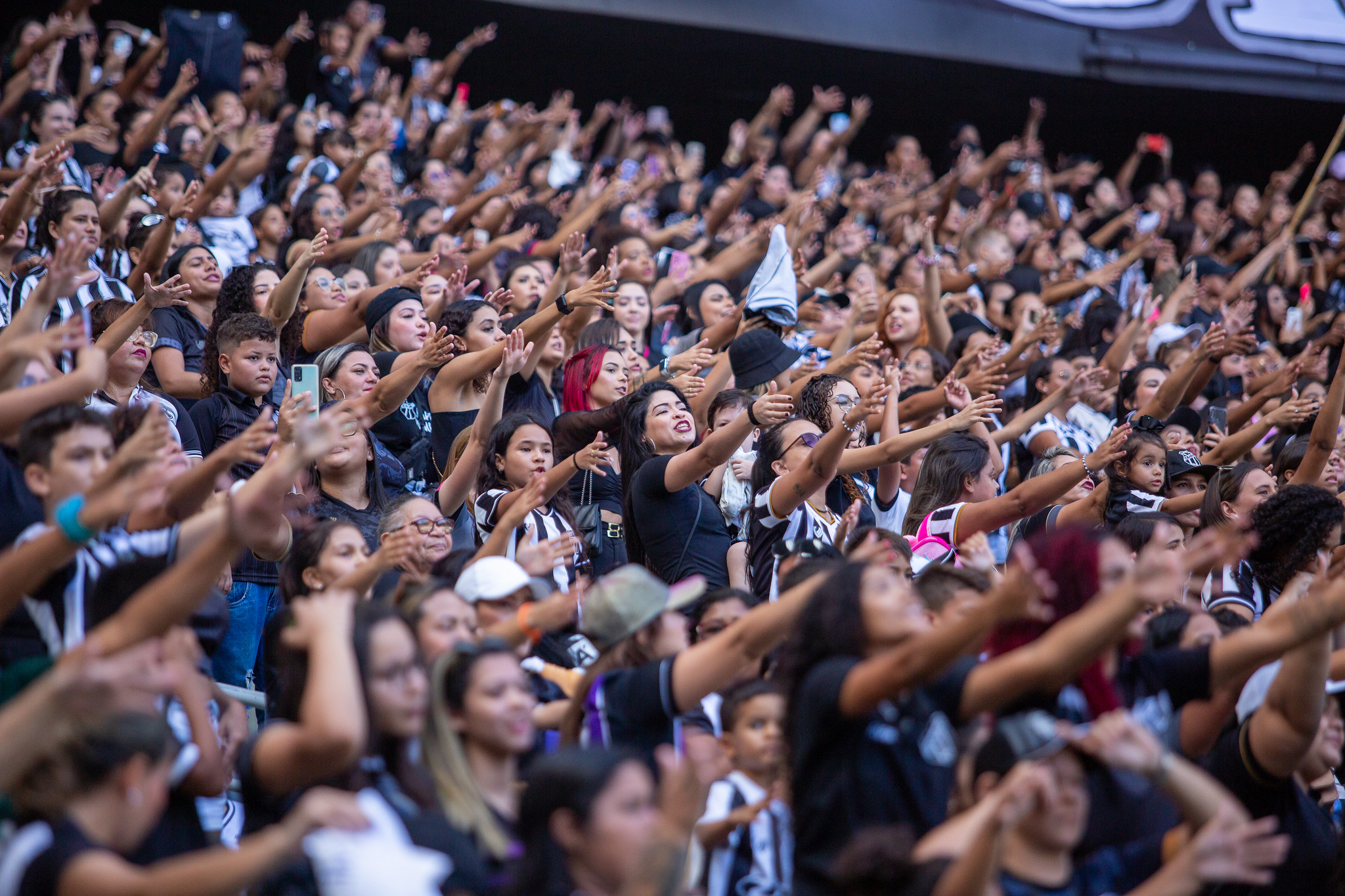 Informações sobre check-ins e venda de ingressos para a partida entre Ceará e Chapecoense