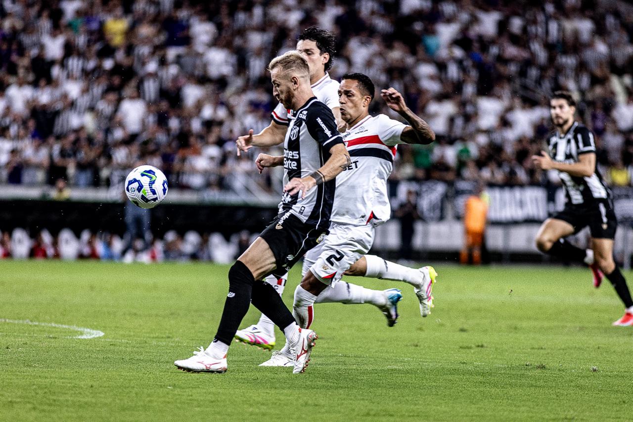 Camp. Brasileiro: Em jogo de muito equilíbrio, Ceará fica em empate de 1x1 com o São Paulo