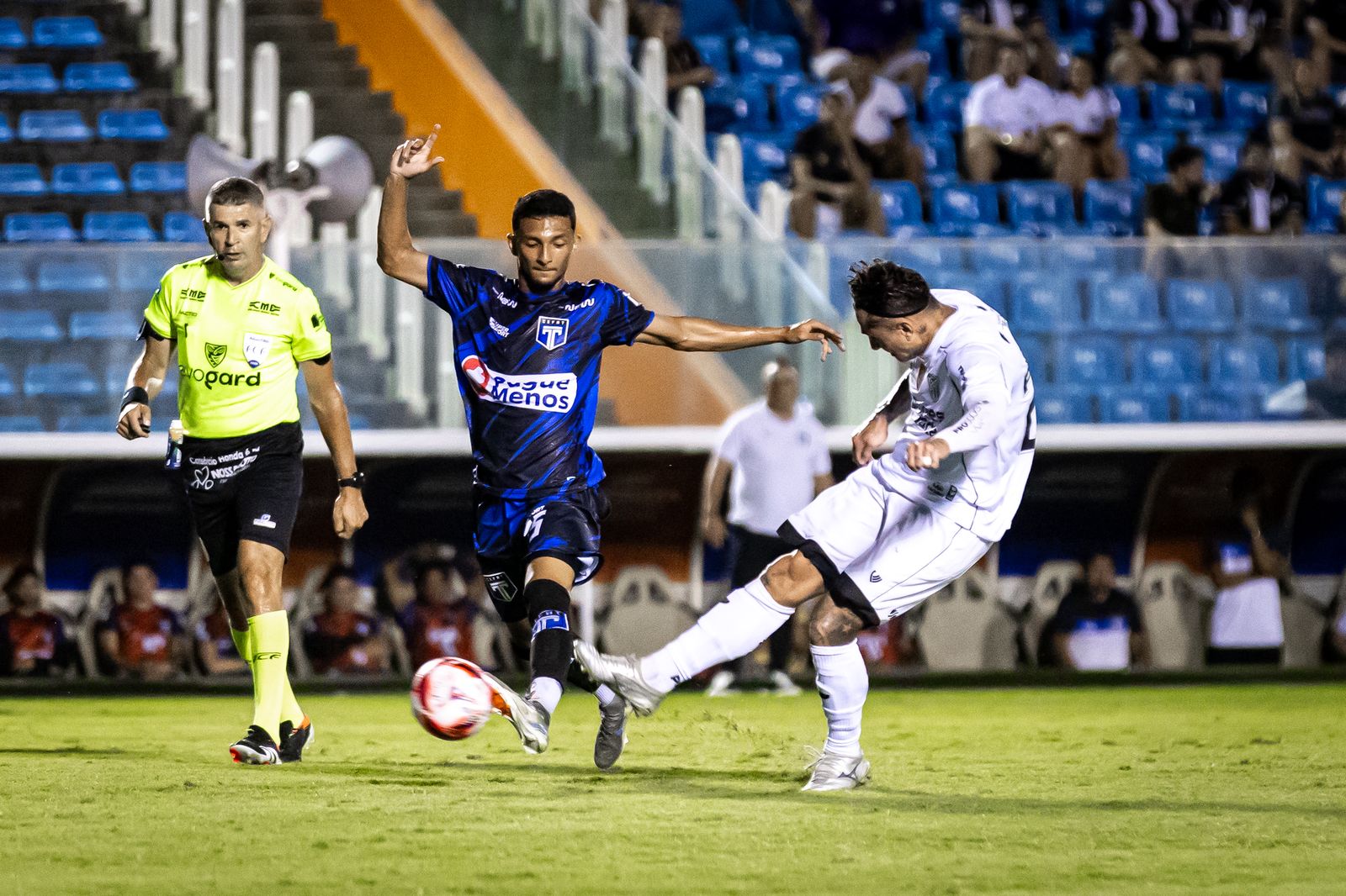 Artilheiro do Cearense, Vina celebra momento e diz: “É só o começo”