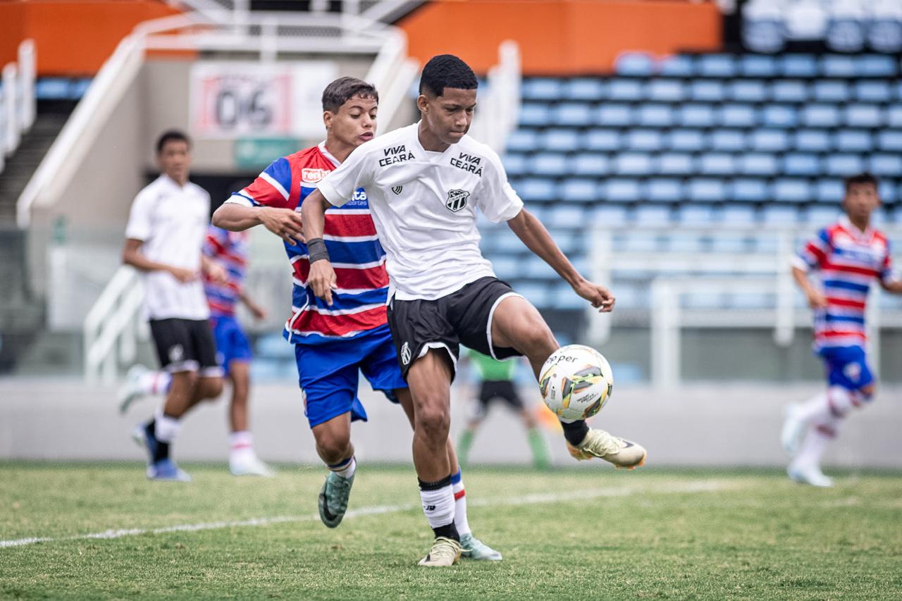 Ceará luta, mas acaba superado em Clássico-Rei nos pênaltis por 4 a 2 e fica com o vice-campeonato da Copa Manjadinho Sub-14