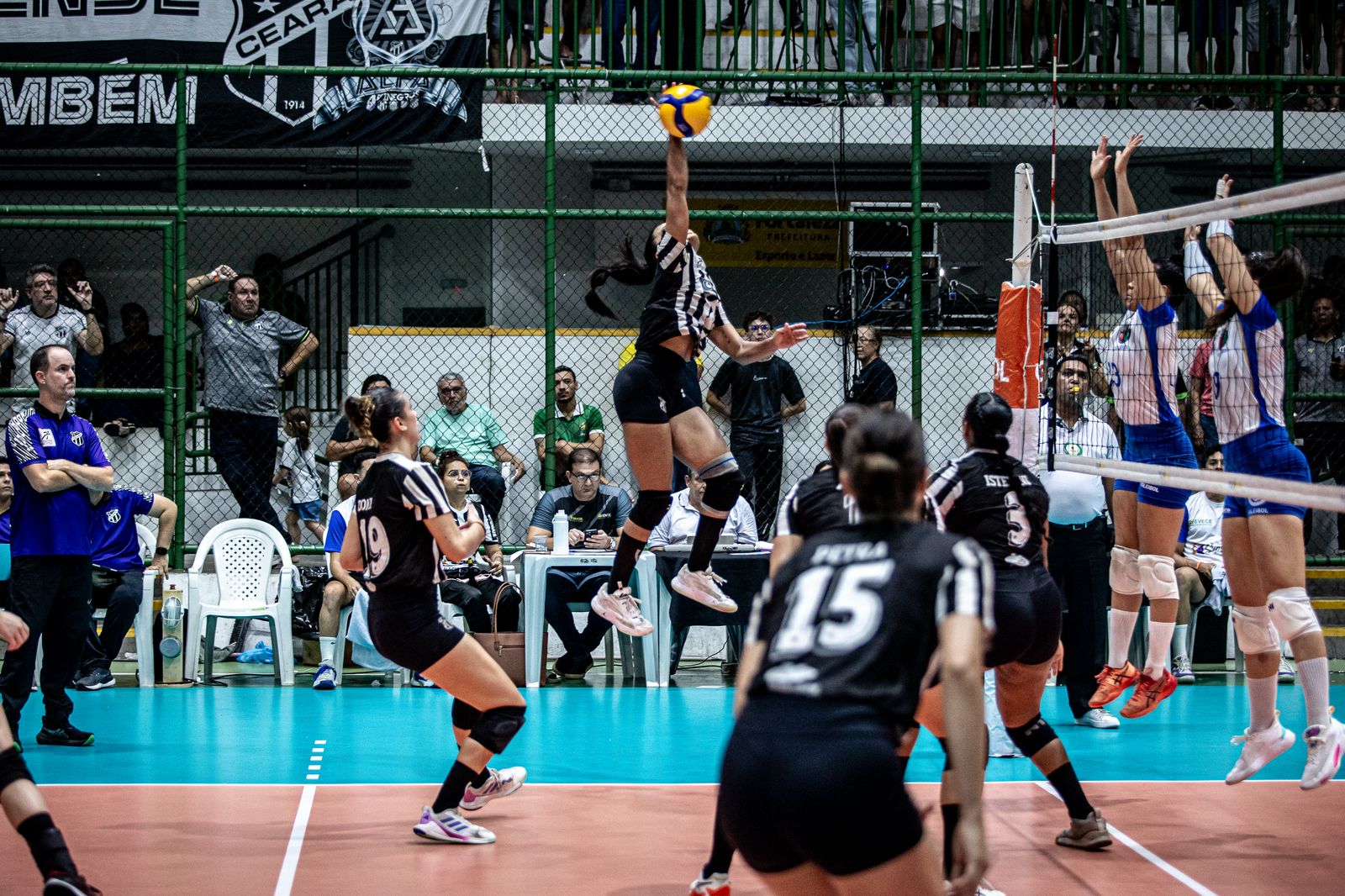 Vôlei: Ceará luta até o fim, mas perde para São Caetano e no duelo de ida dos playoffs da Superliga B