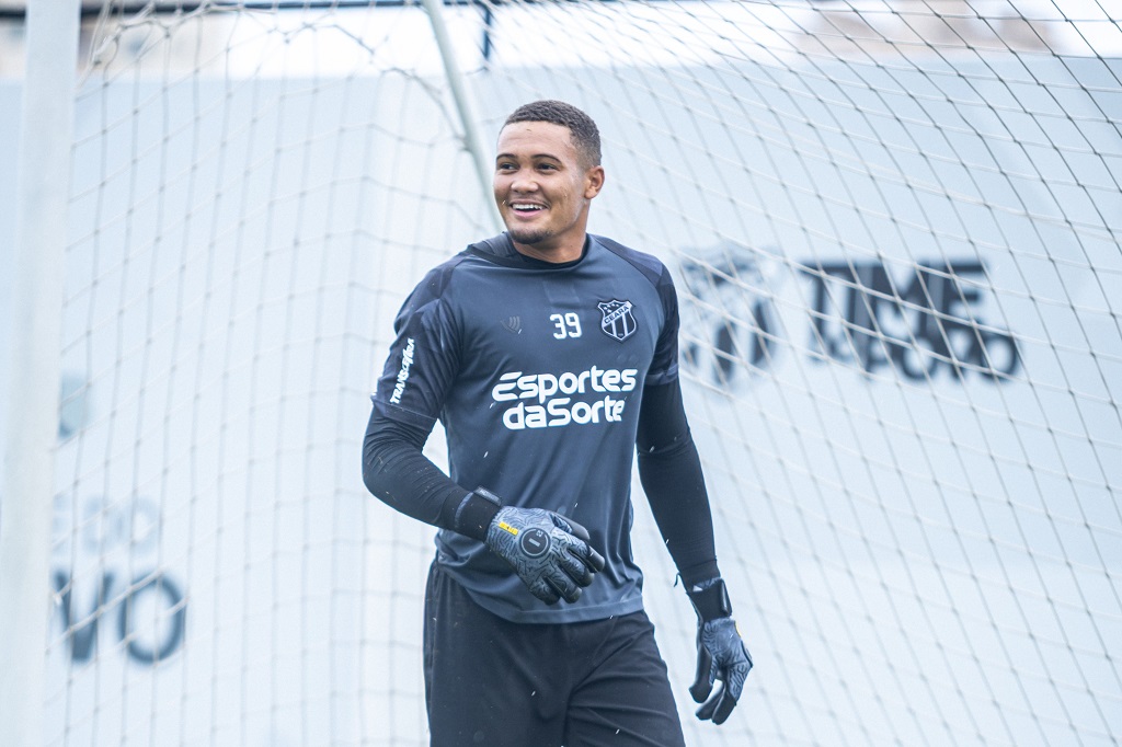 Ceará SC renova com Gustavo Martins até o fim de 2028