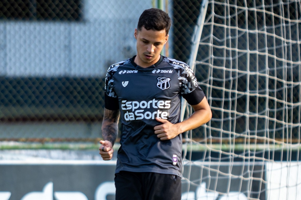 Ceará segue se preparando para competições do ano e realiza treino tático em Porangabuçu