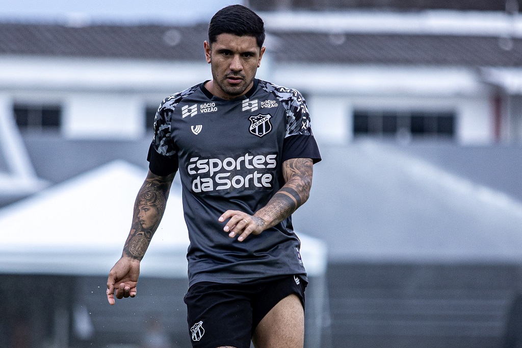 Com treino tático, Ceará dá continuidade à preparação para duelo com o Juventude