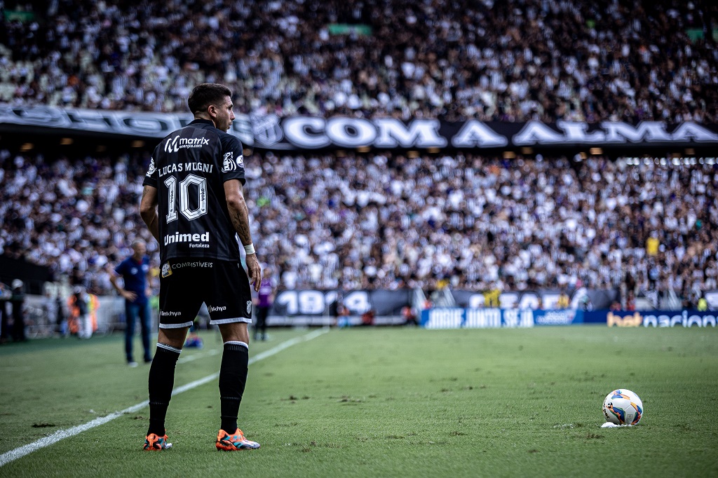 Eleito Craque do Clássico-Rei, Lucas Mugni celebra o primeiro gol marcado na temporada: “Alegria imensa”