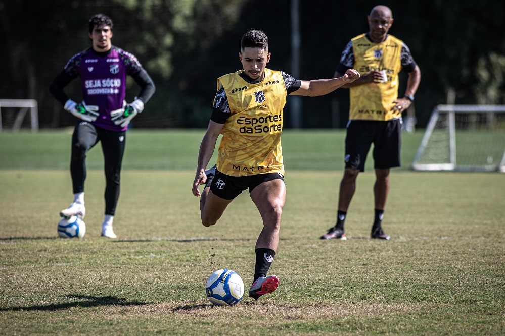 Elenco alvinegro teve manhã de treino em Porangabuçu