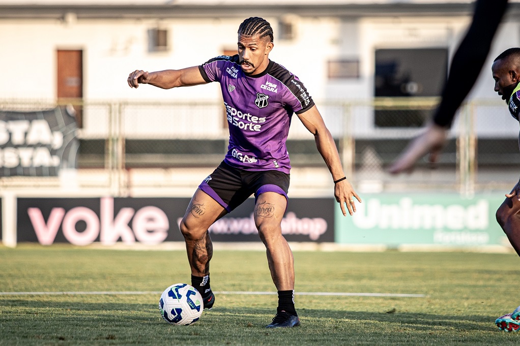 Dois dias antes de viagem para o Rio de Janeiro, elenco alvinegro dá continuidade à preparação para duelo com o Vasco