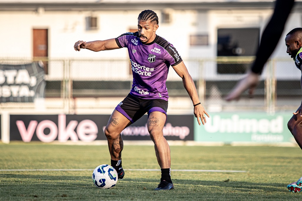 Dois dias antes de viagem para o Rio de Janeiro, elenco alvinegro dá continuidade à preparação para duelo com o Vasco