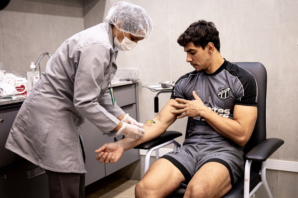 Em parceria com a Unimed Fortaleza, elenco alvinegro passa por sessão de exames laboratoriais em Porangabuçu