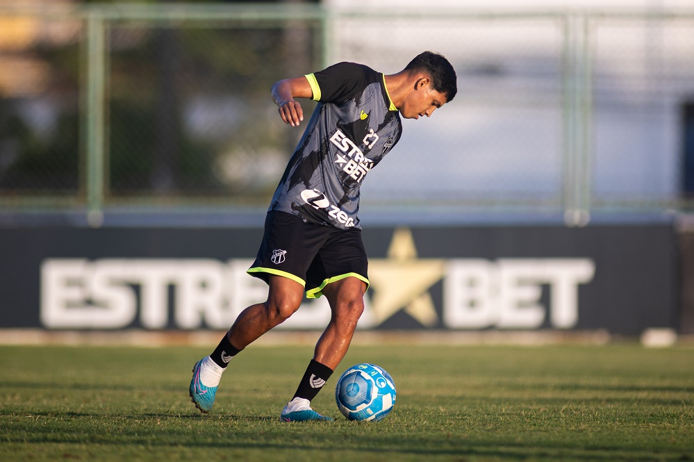 Ceara faz último treino antes da viagem para Florianópolis