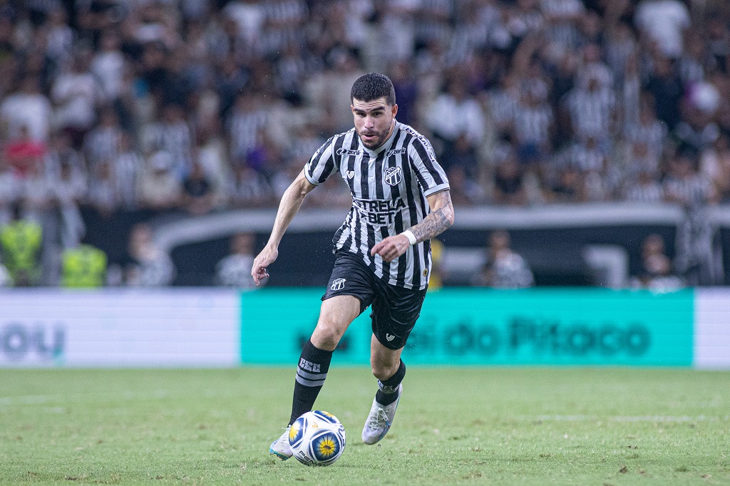 Símbolo de entrega e resiliência, Richardson celebra os 250 jogos pelo Ceará e fala sobre relação com o clube