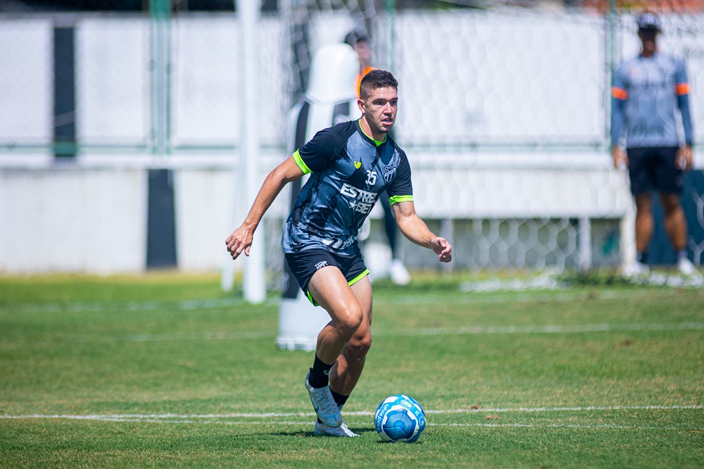 Na véspera da partida com a Ponte Preta, elenco alvinegro finaliza preparação para o confronto