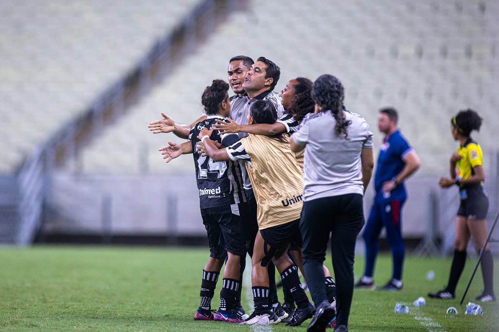 Fut. Feminino: Campeão mais uma vez no Ceará, Erivelton Viana exalta trabalho das atletas do Time do Povo