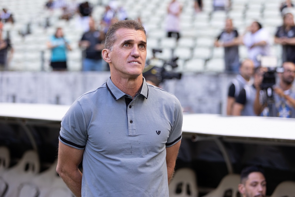 Em sua estreia, Vagner Mancini exalta entrega dos atletas alvinegros: “Todos tentaram se engajar da melhor forma possível”