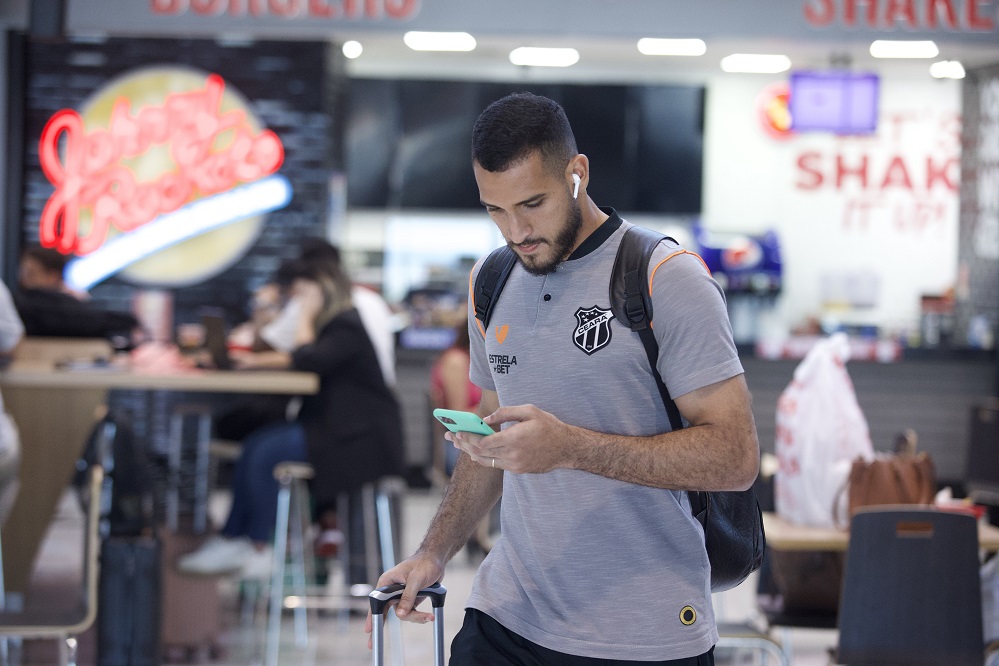 Ceará embarca rumo a Maceió para duelo pelo Campeonato Brasileiro