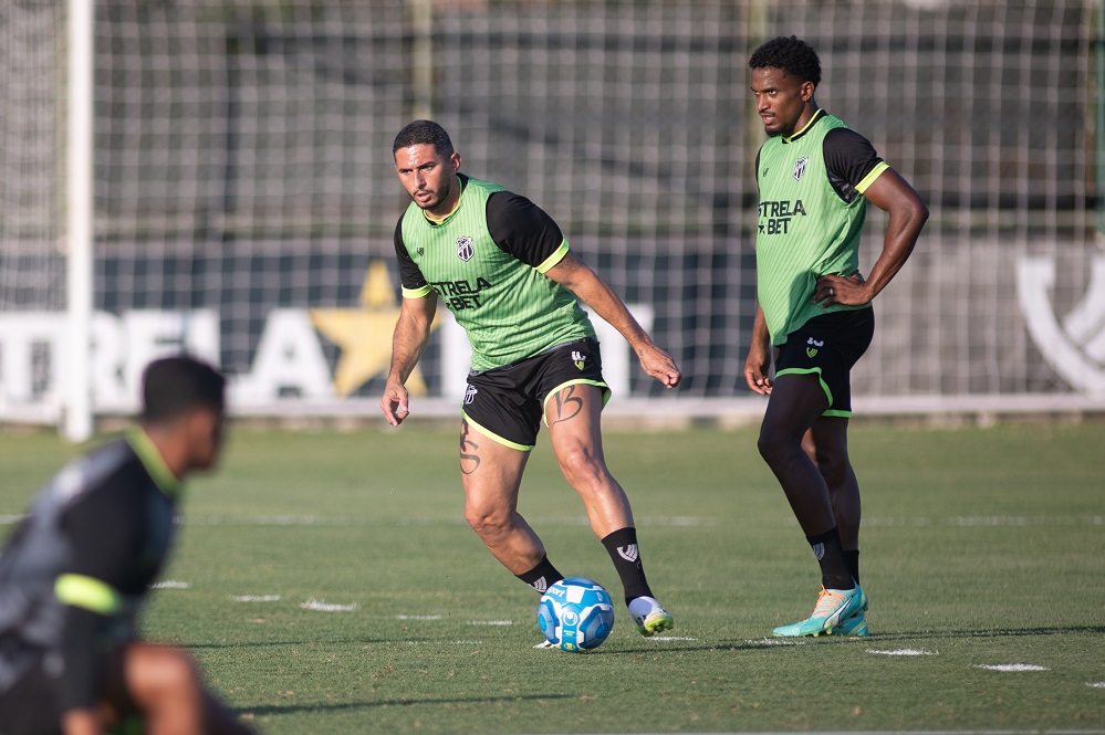 Com treino coletivo, Ceará fecha quinto dia de atividades para o próximo desafio no Campeonato Brasileiro