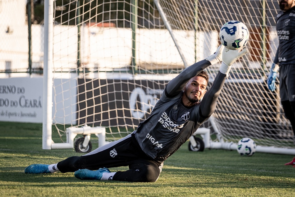 Elenco alvinegro retoma os treinos em Porangabuçu e realiza o quinto trabalho para enfrentar o Internacional