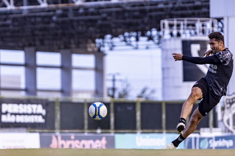 Ceará faz treino apronto e fecha preparação para encarrar o Santos