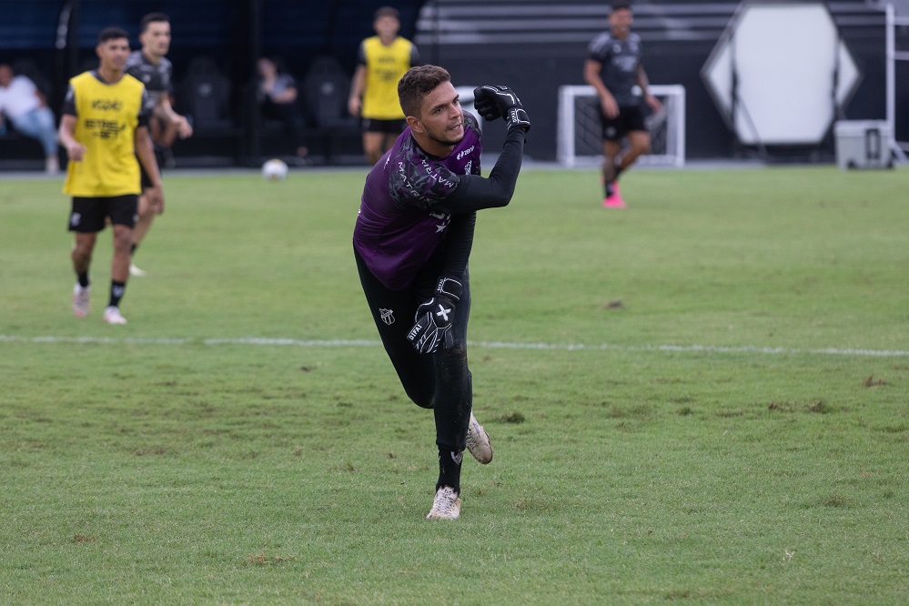 Ceará encerra preparação para encarar o CRB com treino apronto