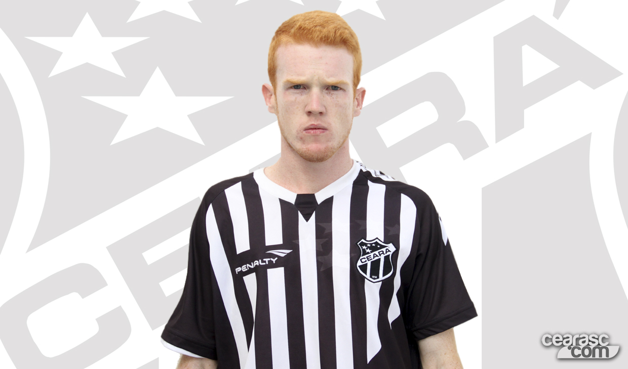 Ceará acerta a contratação do meio-campista Foguinho