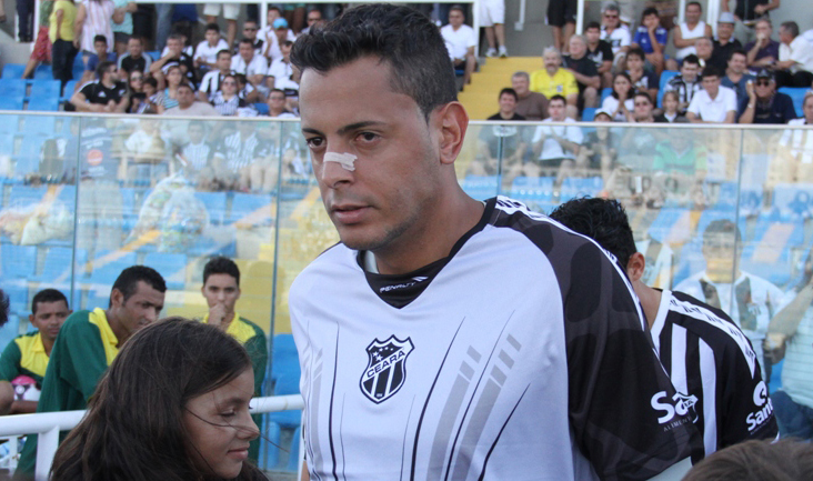 Pronto para a estreia, Fernando Henrique convoca o torcedor