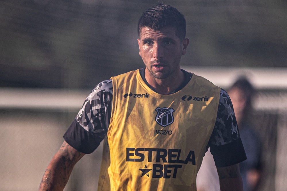 Com treino coletivo, Ceará fecha terceiro e último dia de atividades para o Clássico-Rei