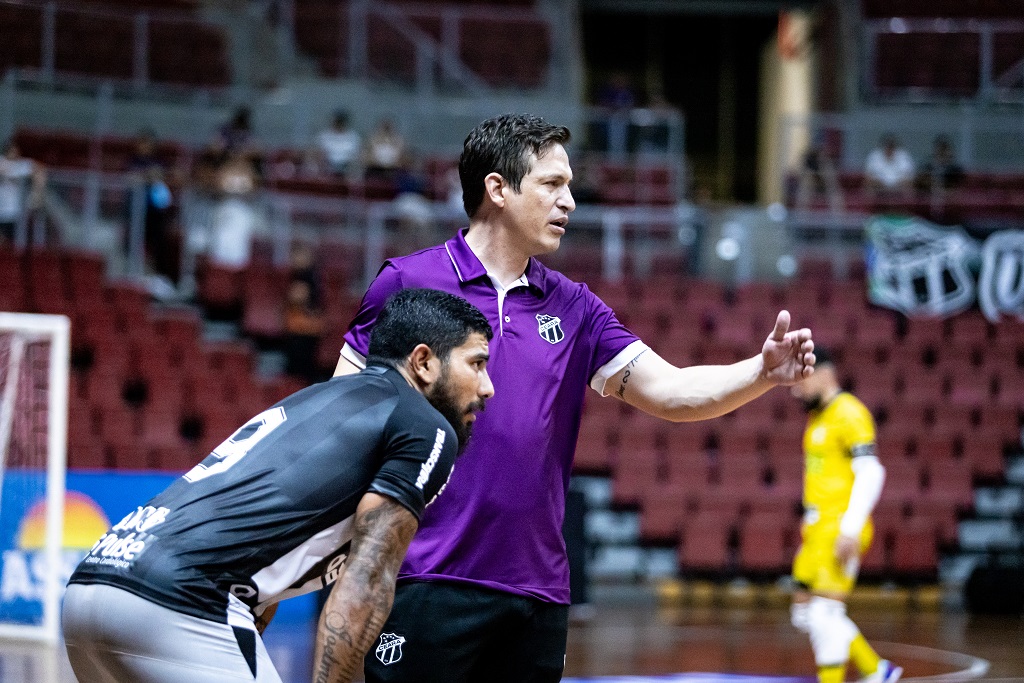 Futsal: Daniel Sena enaltece a atuação dos seus jogadores na classificação diante do Vasco pelo Brasileiro: "É o nosso momento"