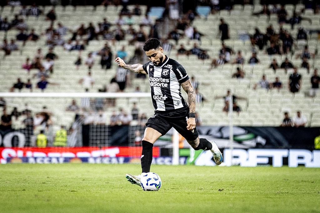 Matheus Bahia exalta força das arquibancadas e convoca torcida para confronto com o São Paulo