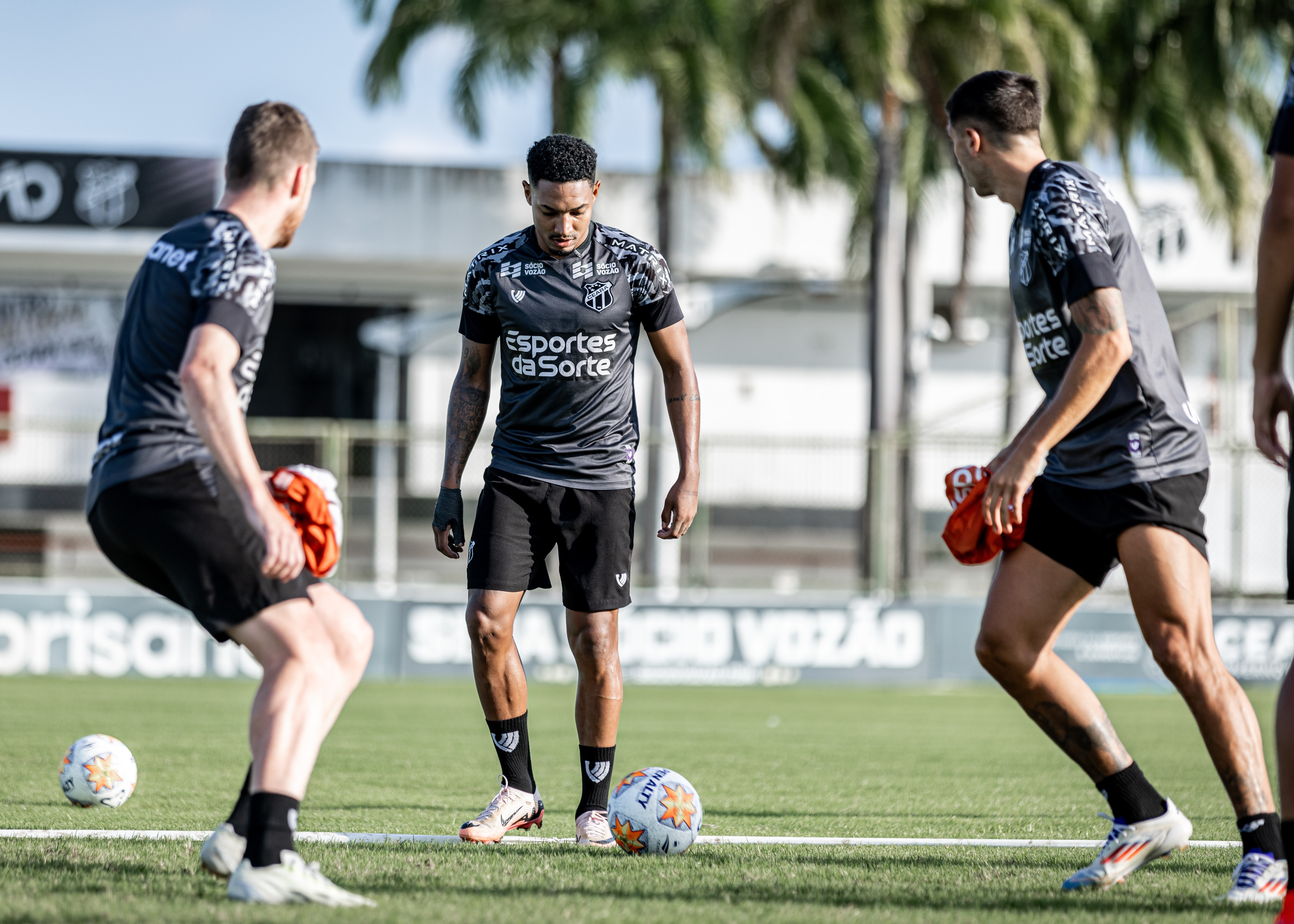 Alvinegro realiza último treino em solo cearense antes da estreia na Copa do Nordeste