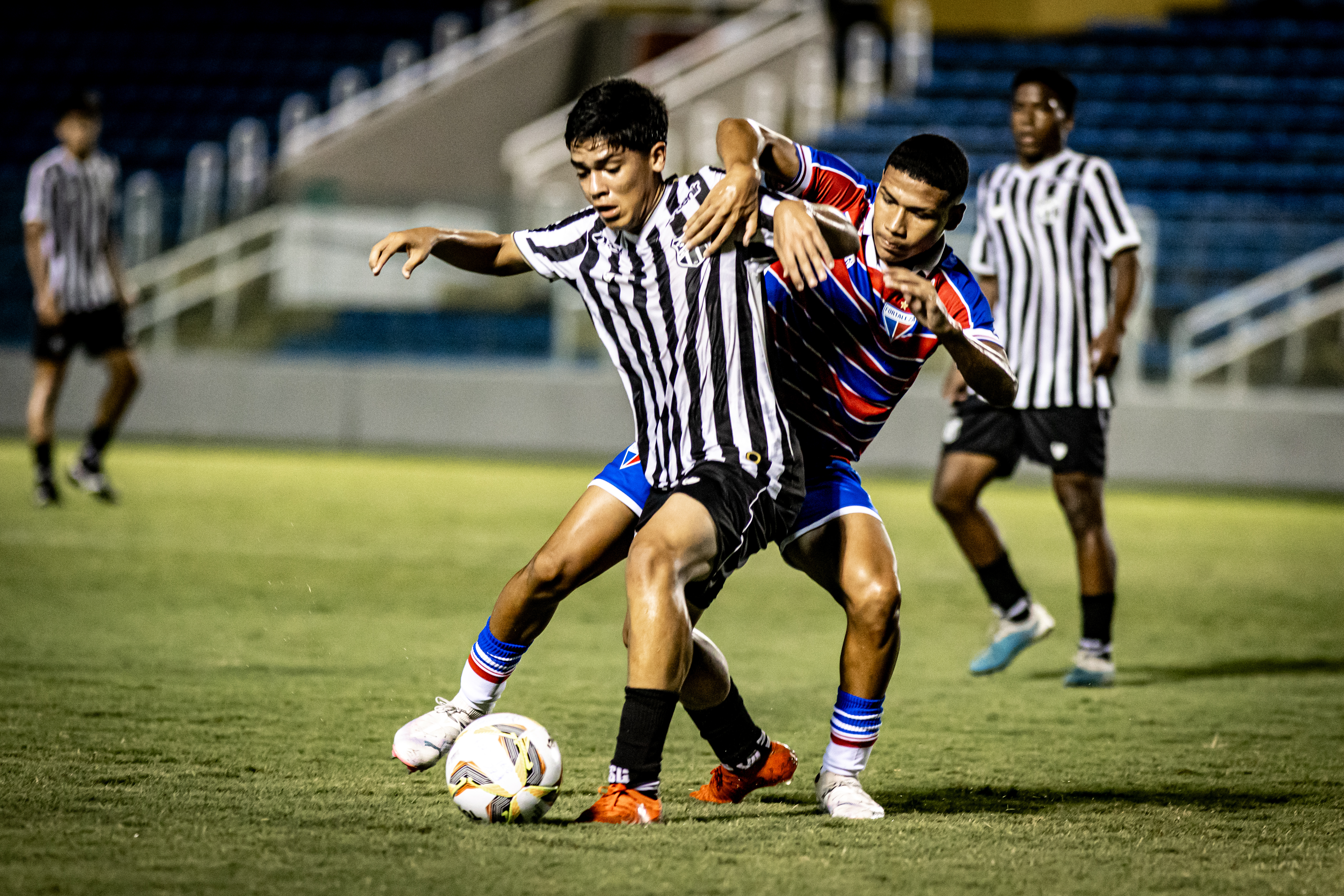 Sub-15: Ceará empata por 1 a 1 no primeiro Clássico-Rei da decisão do Campeonato Cearense