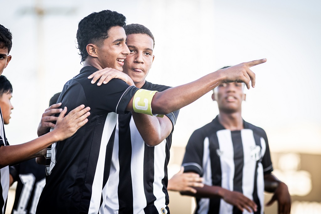 Sub-13: Ceará vence o Floresta por 2 a 0 e conquista quinta vitória consecutiva no Campeonato Cearense