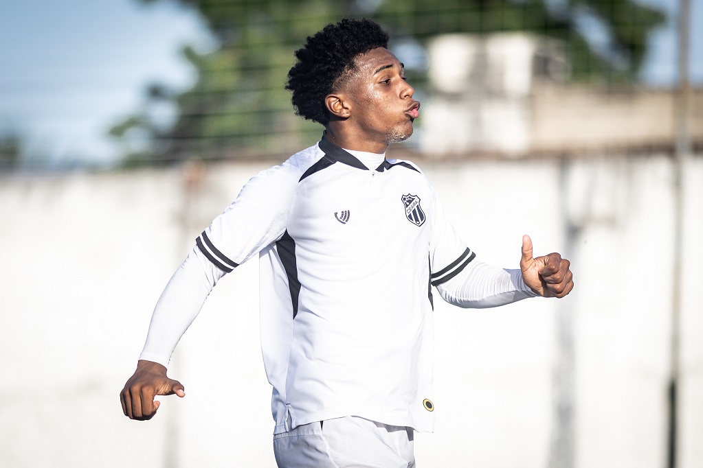 Pedro Enrick, autor do primeiro gol da vitória na semifinal do Cearense, elogia atuação da equipe: "Jogamos muito"