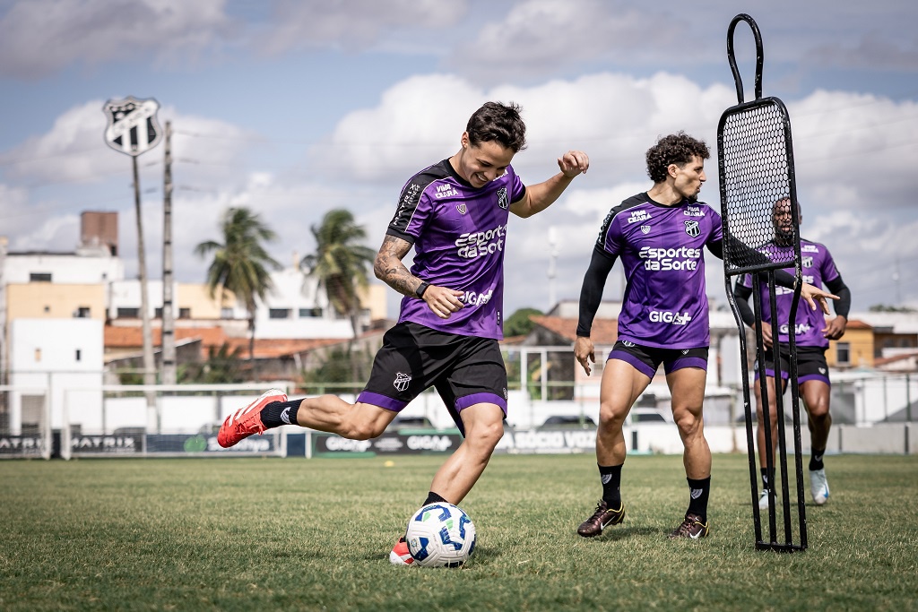 Manhã de terça-feira marcou o início das atividades de preparação do Ceará para duelo com o Palmeiras