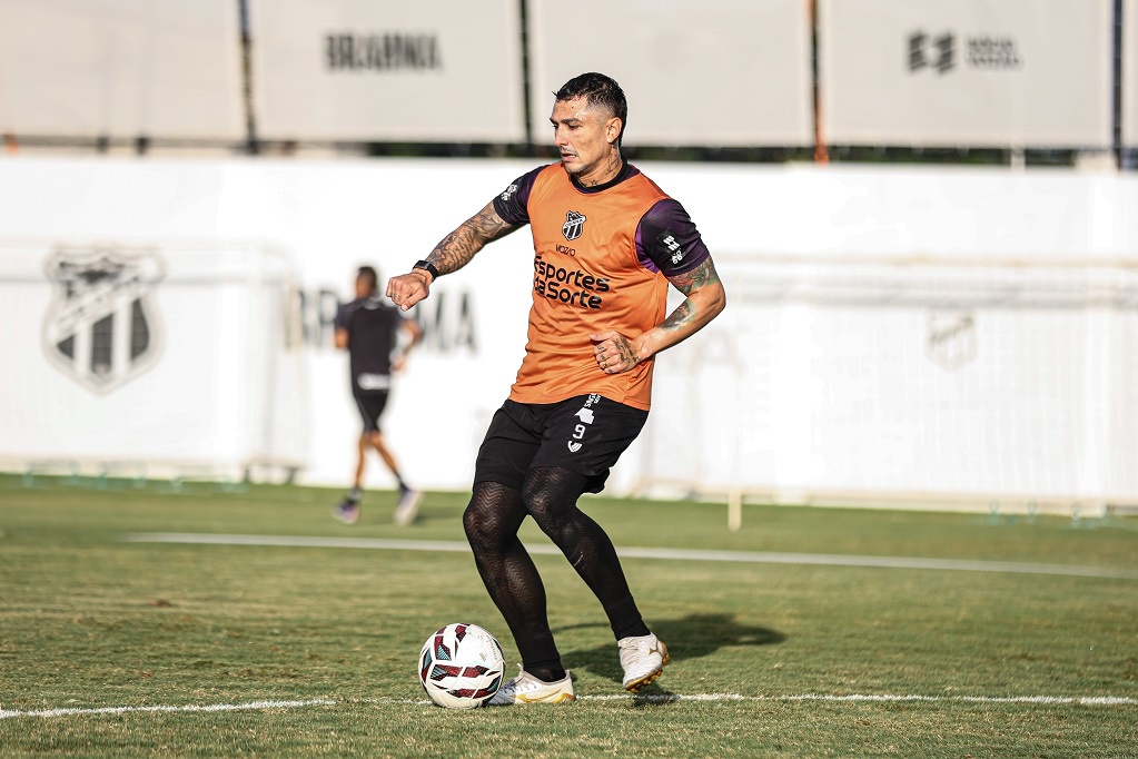 Ceará finaliza preparação para enfrentar o CRB com treino tático em Porangabuçu