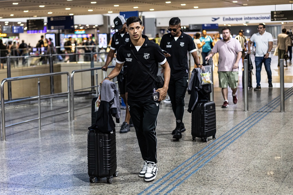 Depois de trabalho apronto, elenco embarca para partida diante do Ituano