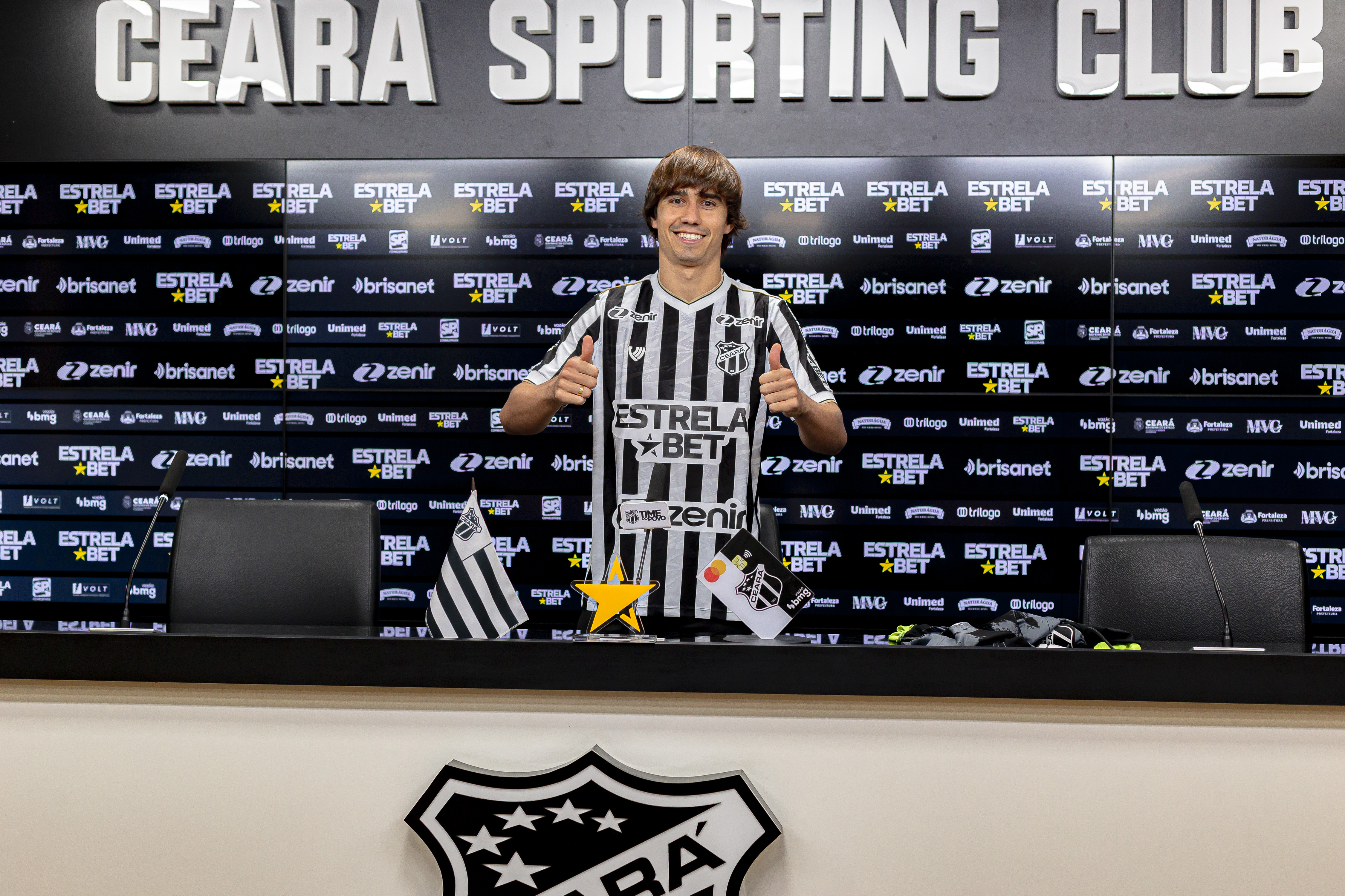 Na coletiva de apresentação, Zé Ricardo falou da satisfação em usar a camisa alvinegra