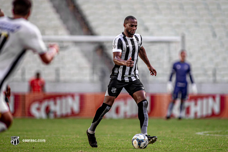 Depois de duas vitórias na primeira fase, Luiz Otávio encara as semifinais do Futebol de Casa