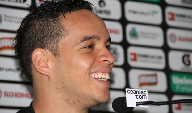 “A torcida do Ceará influenciou minha escolha”, diz Lulinha sobre o acerto